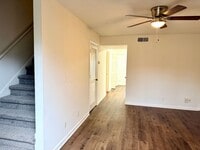 Building Photo - Welcome to this charming 2-bedroom, 2-bathroom home located in the heart of Fayetteville, GA.