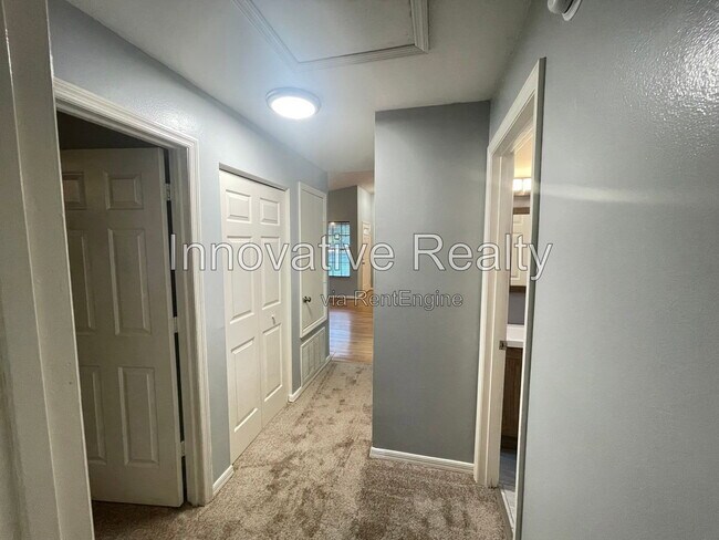 Building Photo - 110 Cobblestone Way