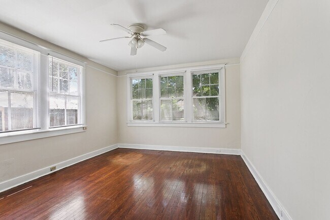 Building Photo - lrf2320