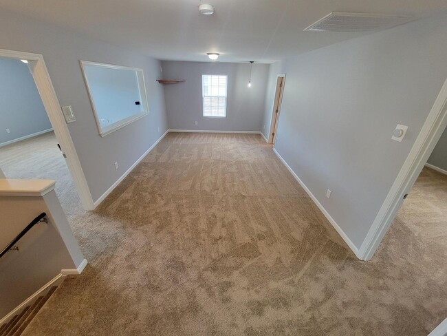Building Photo - Stunning 4-Bedroom Home for Rent – Availab...