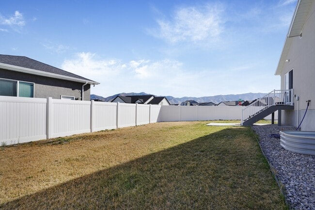 Building Photo - 336 Destiny Wy