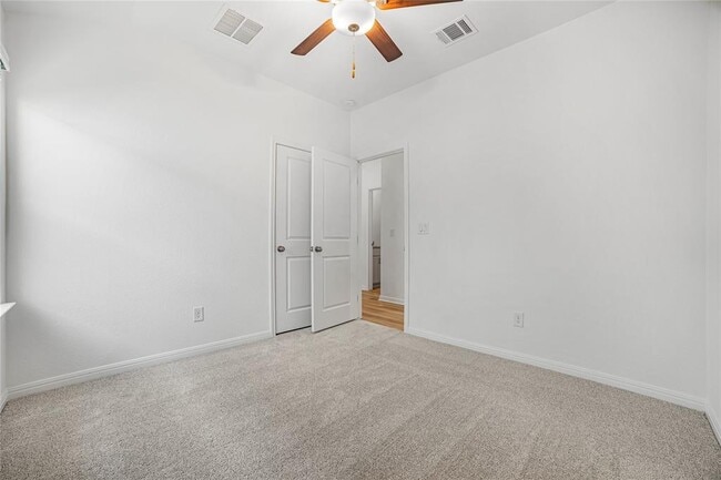 Building Photo - 412 Breccia Trl