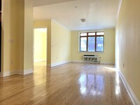 Building Photo - 2 bedroom in Queens NY 11415