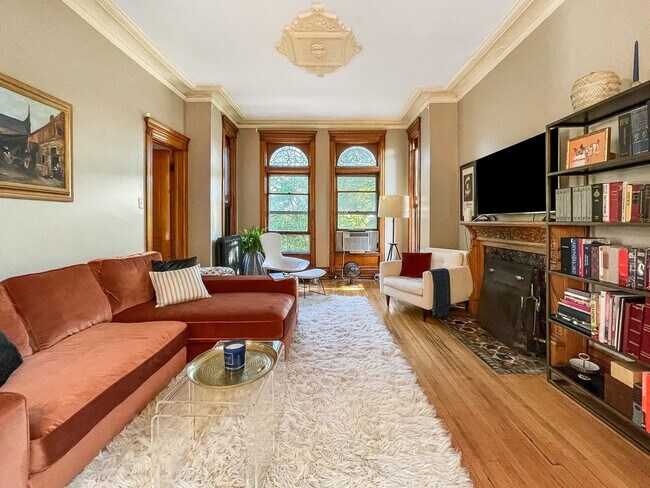 Living room # 1 - 2156 W Pierce Ave