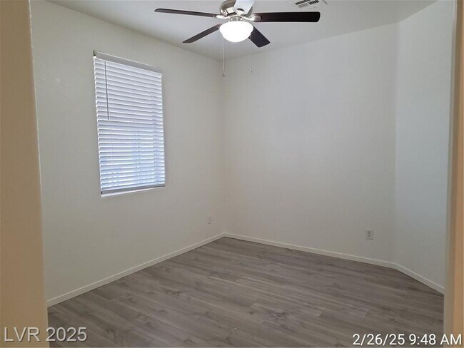 Building Photo - LOCATED JUST MINUTES FROM NELLIS AFB IN GU...