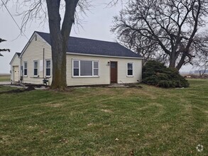 Building Photo - Country Two + Bedroom Home