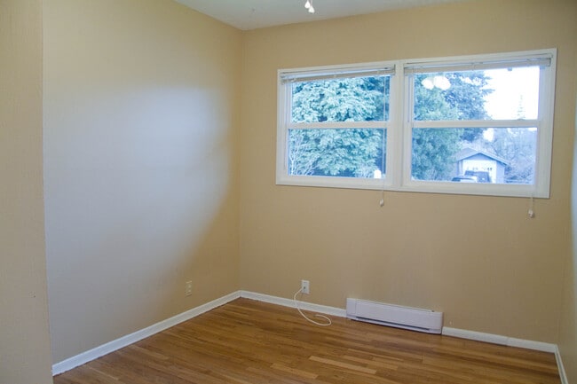 Building Photo - Lovely Arbor Lodge 3-Bedroom Home with Spa...