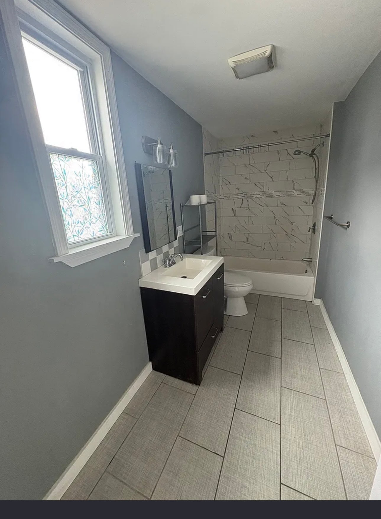 Building Photo - 211 Elm St
