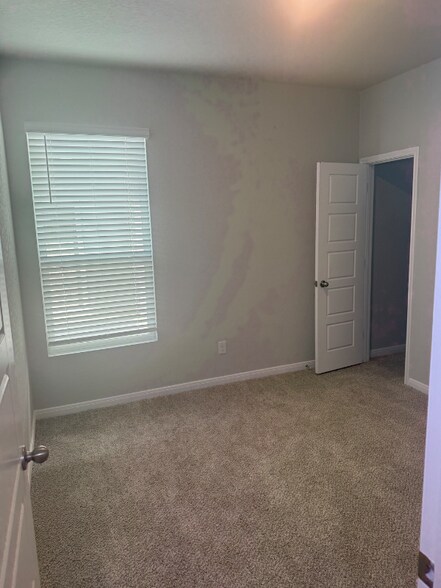 Building Photo - 194 Nespral Dr