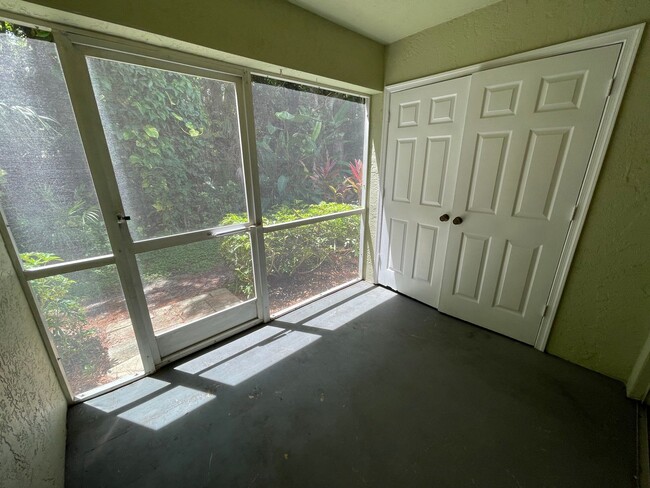 Building Photo - ANNUAL RENTAL - PINE HAVEN-2 BED/2 BATH --...