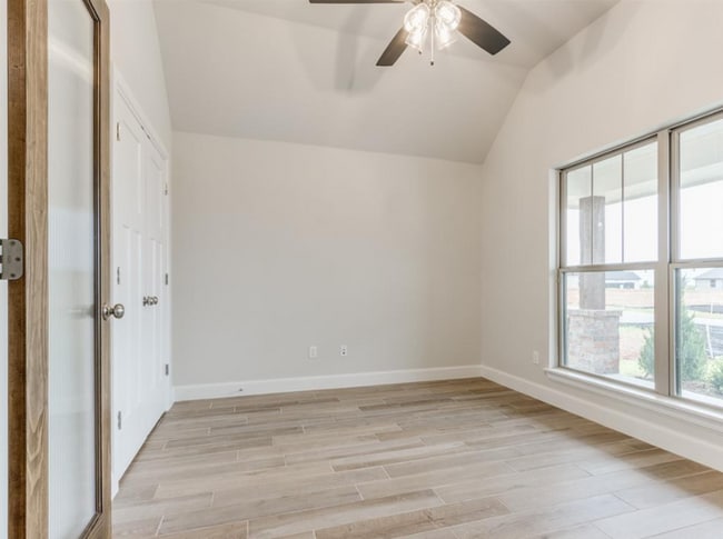 Building Photo - You Could Call This Beautiful 4-Bed, 2-Bat...