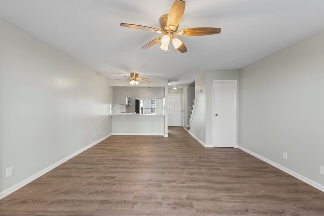 Building Photo - Spacious 3 Bedroom Townhome Available Now!