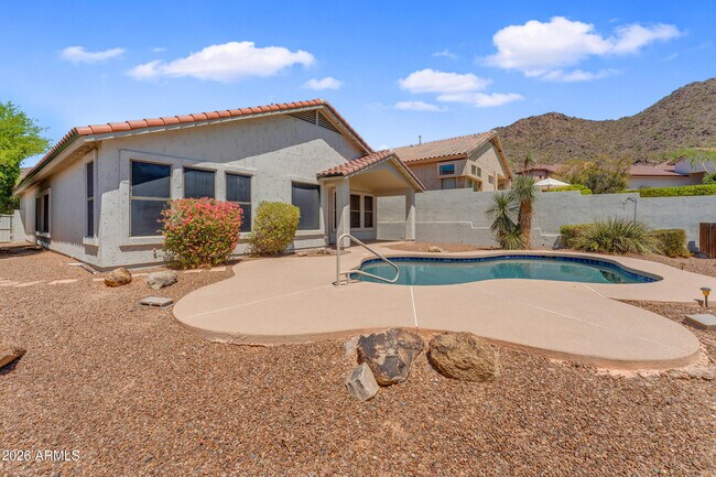 Building Photo - 13867 E Paradise Ln