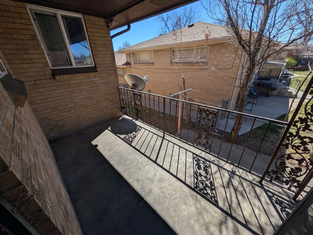 Building Photo - 1741 Clinton St