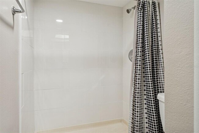 Building Photo - 7858 Niagara Ave