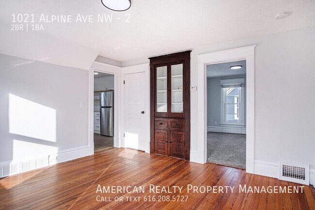 Building Photo - 1021 Alpine Ave NW