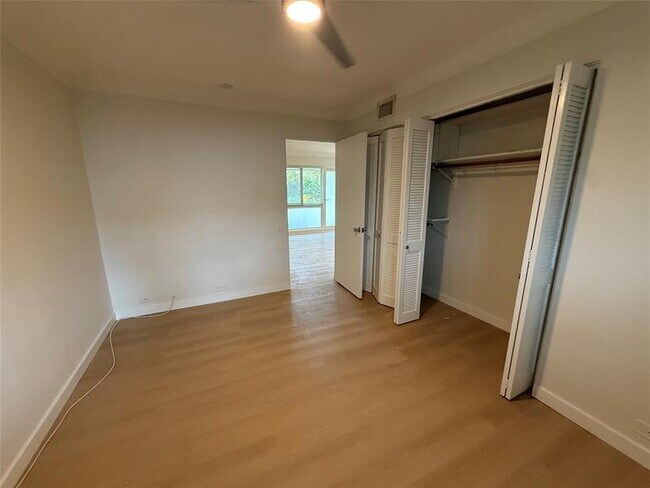 Building Photo - 4009 NE 21st Ave