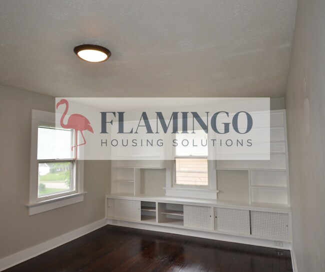 Building Photo - 565 Kenwood Ave