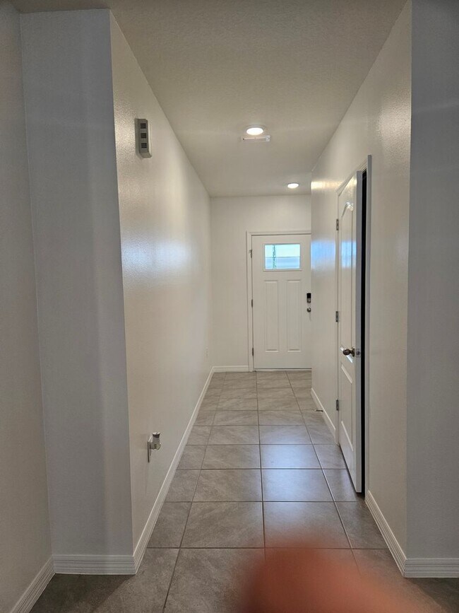 Building Photo - 3 bedroom 2.5 Bath home in Port Orange FL
