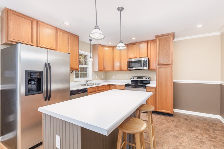 Building Photo - 120 Braxberry Way