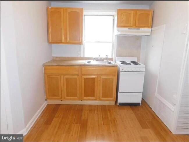 Primary Photo - 2007 N 17th St