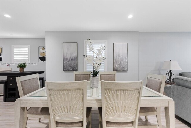 Building Photo - 230 SW 12th Ave