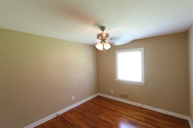 Building Photo - New On The Market!! Will not last long at ...