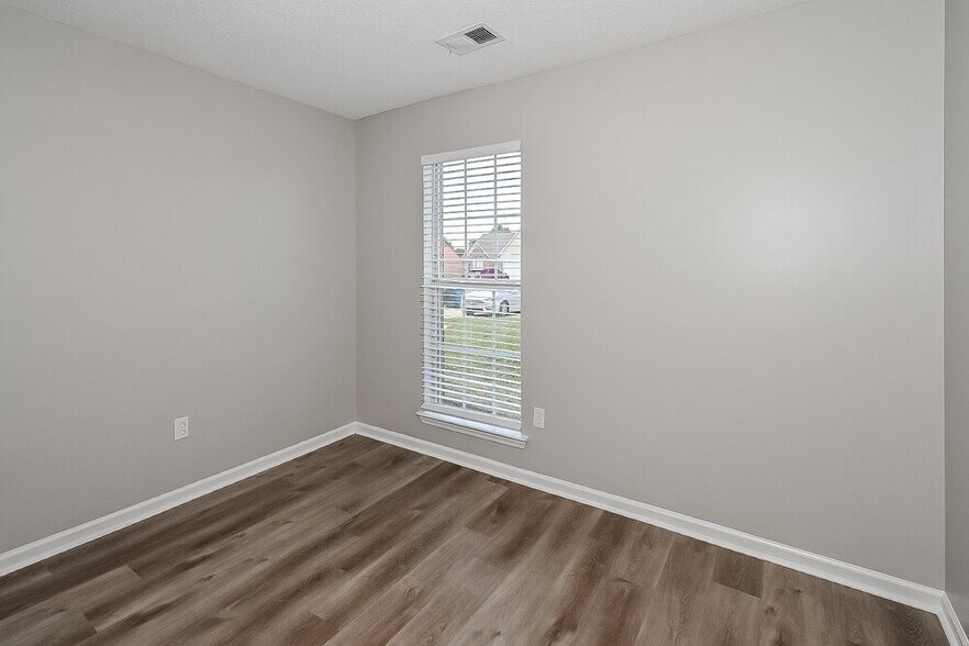 Building Photo - 6306 Magnolia Lakes Dr