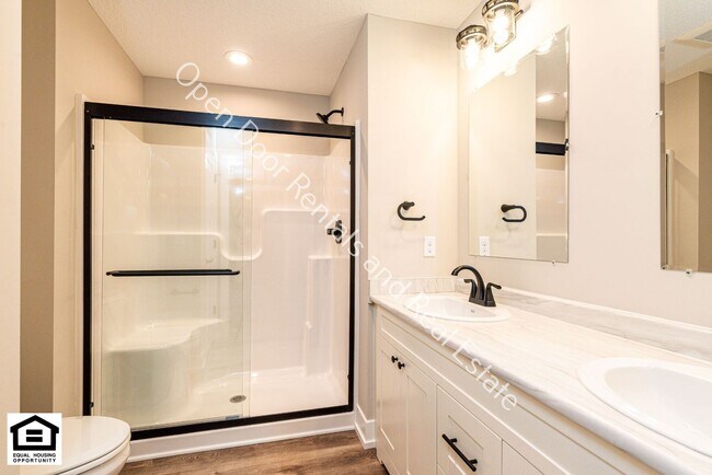 Building Photo - 10545 Old Leo Rd