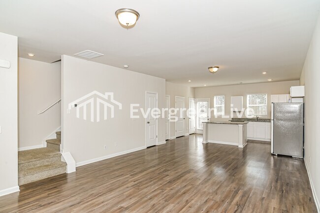 Building Photo - 930 Hamilton Cross Dr