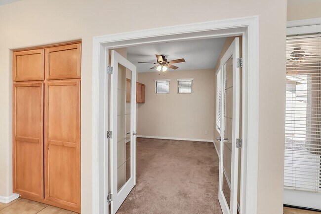 Building Photo - Great Queen Creek Location!