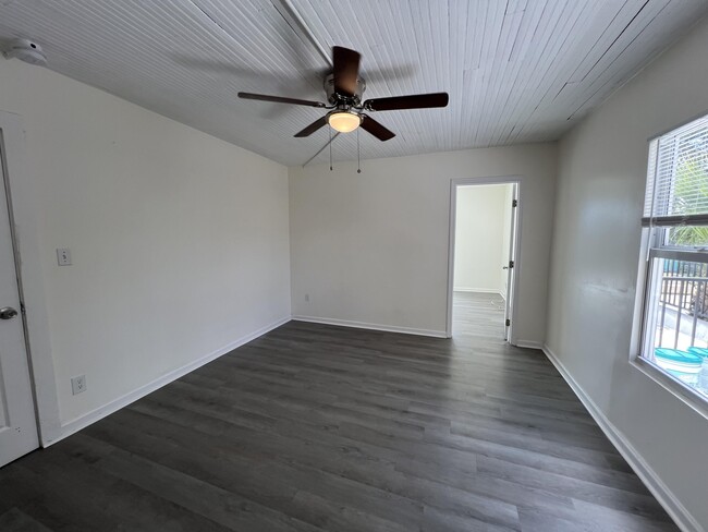 Building Photo - 1709 Mercer Ave