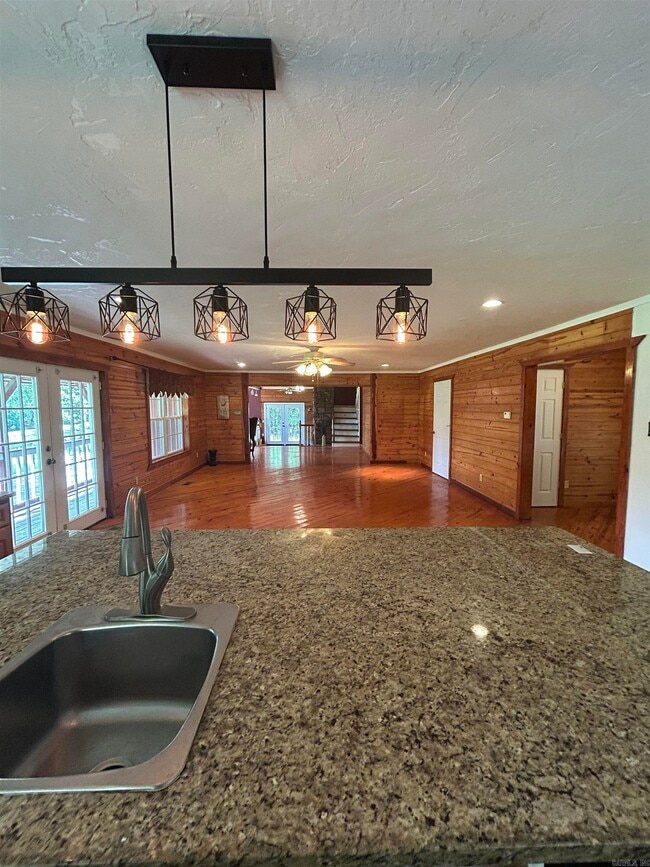 Building Photo - 116 Pineapple Dr
