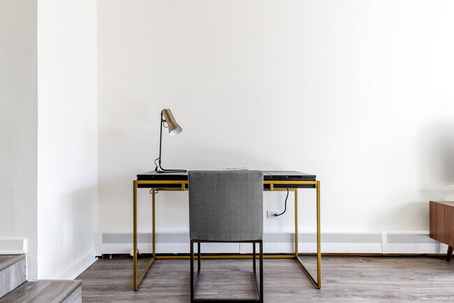 Building Photo - 7330 Bluff Springs Rd