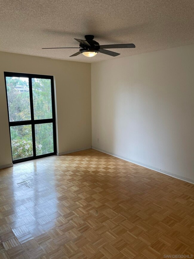 Building Photo - 7858 Cowles Mountain Ct