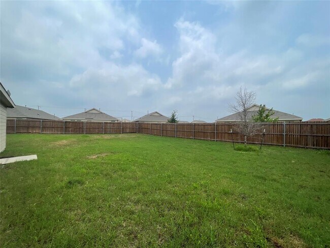 Building Photo - 1204 Lady Bird St