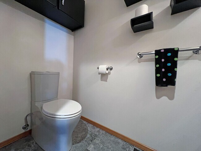 Building Photo - Stunning 4 Bedroom 2.5 Bath with Peek-a-Boo View of Puget Sound