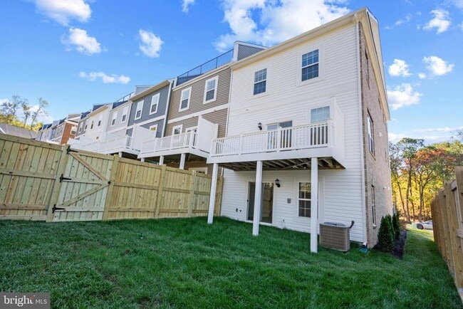 Building Photo - 520 Downswing Rd
