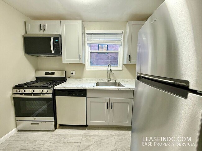 Building Photo - 4407 2nd St NE