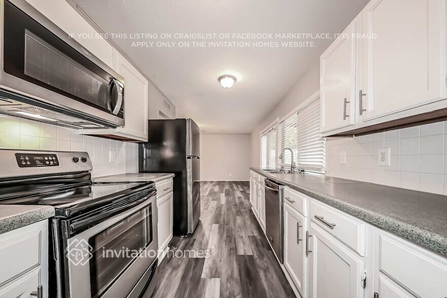 Building Photo - 2709 Clover Valley Dr