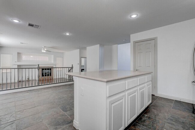 Building Photo - 9931 Rockside Ave