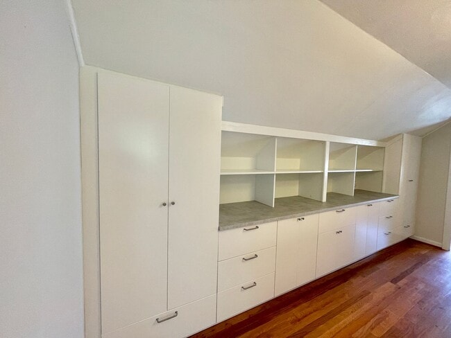 Building Photo - Charming Montavilla 4-bed Updated Cottage ...