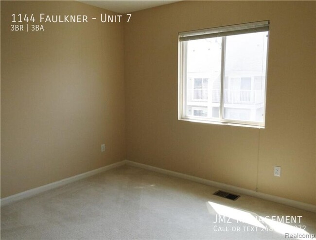 Building Photo - 1144 Faulkner-Unit 7