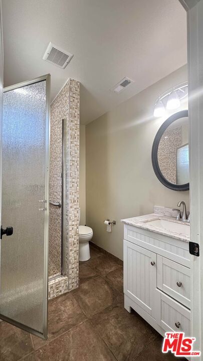 Building Photo - 7516 Oakdale Ave