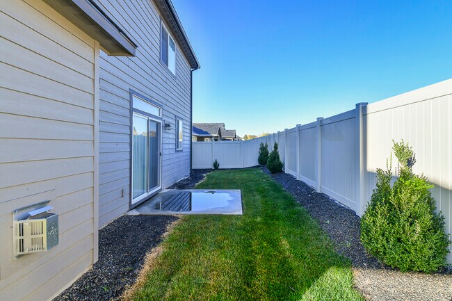 Building Photo - 10236 W Achillea St