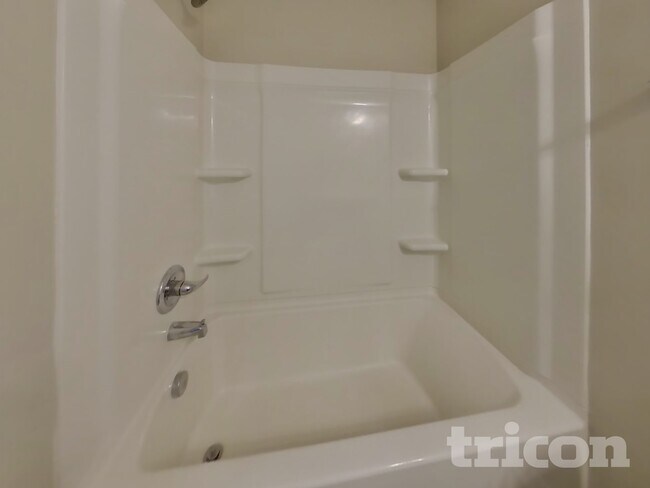 Building Photo - 2512 Solomon Ln