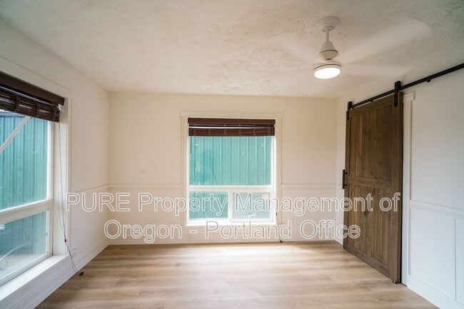 Building Photo - 14235 SW Meeker Terrace