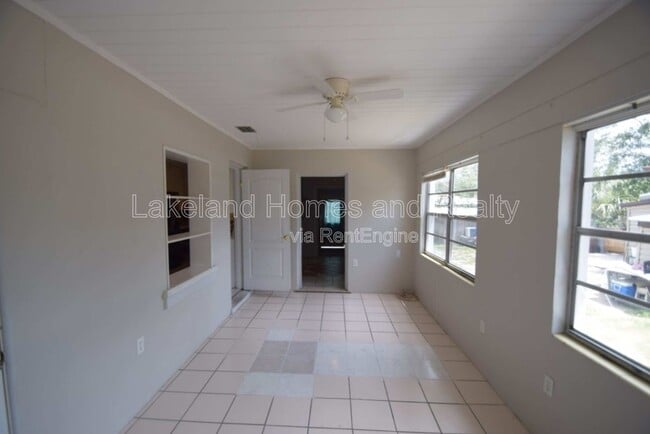 Building Photo - 307 Steedly Ave