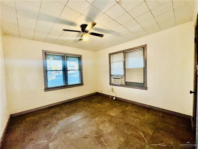 Building Photo - 1601 Redwood Ave