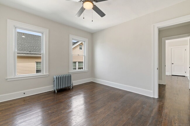 Building Photo - 279 Linwood St